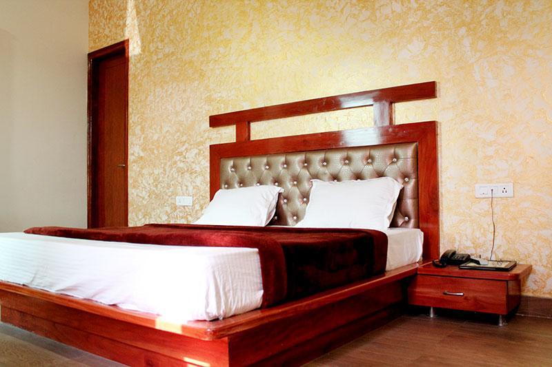 Grace Hotel Karnāl Dış mekan fotoğraf