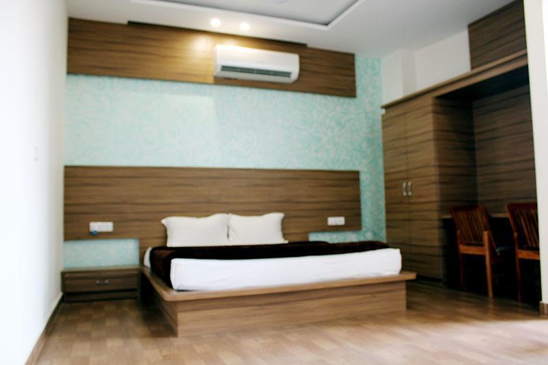 Grace Hotel Karnāl Dış mekan fotoğraf