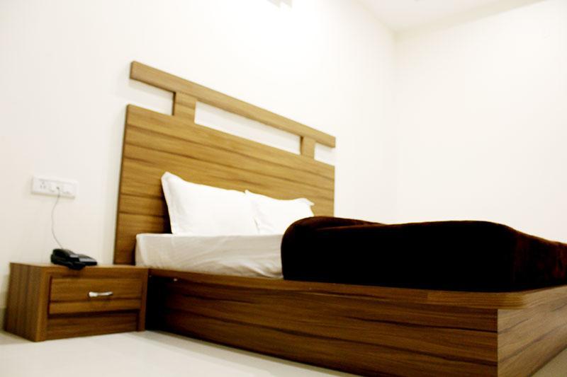 Grace Hotel Karnāl Dış mekan fotoğraf