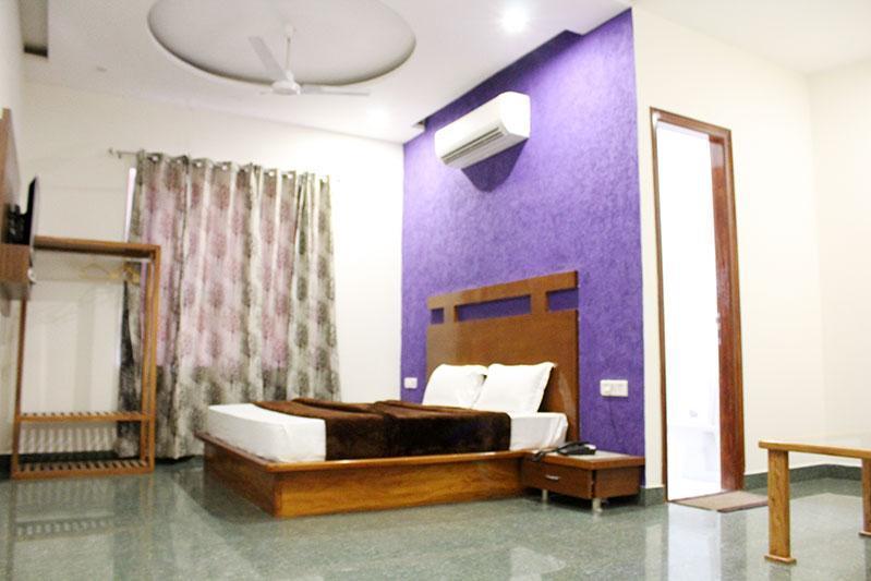 Grace Hotel Karnāl Dış mekan fotoğraf