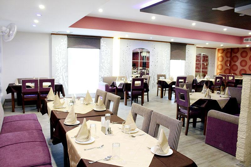 Grace Hotel Karnāl Dış mekan fotoğraf