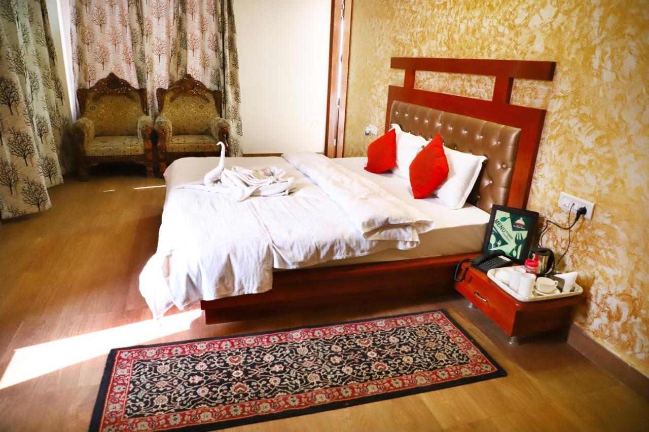 Grace Hotel Karnāl Dış mekan fotoğraf